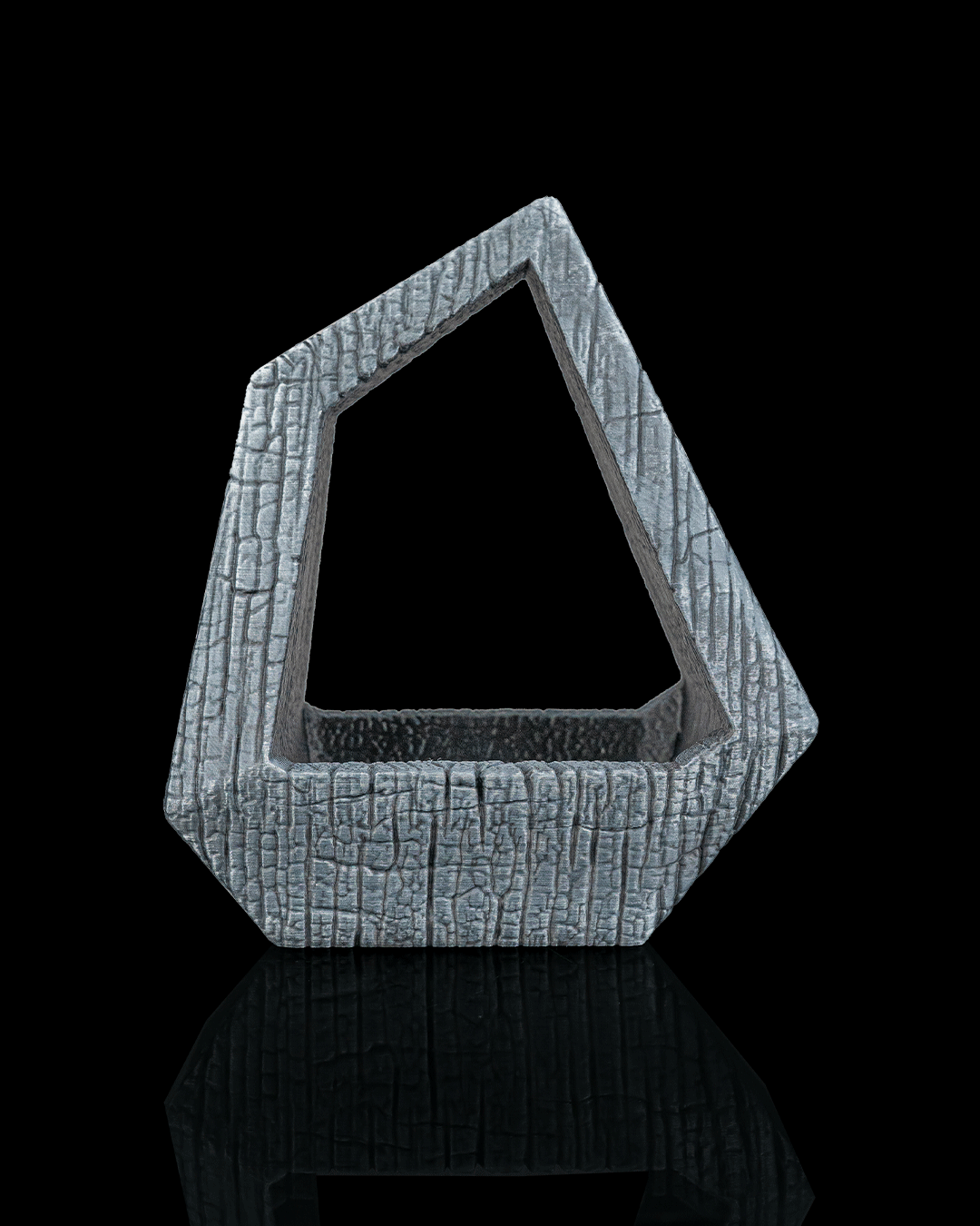 Obsidian Frame – Self-Watering Planter